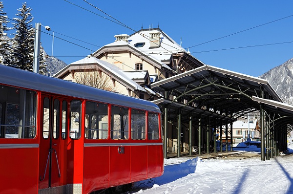 Le train à crémaillère pour accèder à la mer de glace